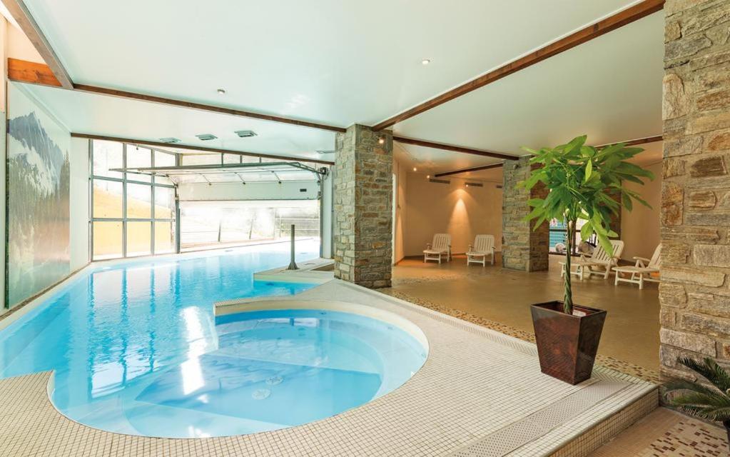 Appartement F2 Au Domaine Des 100 Lacs - Piscine - Sauna - Hammam コテレ エクステリア 写真